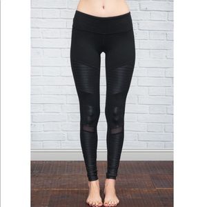 Alo Yoga Moto Leggings